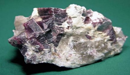 贛鋒鋰業(yè)宜春“鎖礦”，300億元打造鋰電全產(chǎn)業(yè)鏈基地