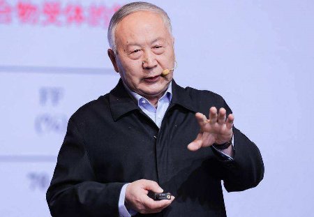 永遠(yuǎn)自奮發(fā)，舫行搏風(fēng)浪——天道酬勤的光能轉(zhuǎn)化探索者李永舫院士